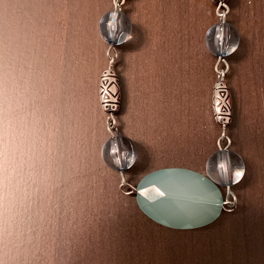 Elegant Green Beaded Necklace EUC - Picture 5 of 5